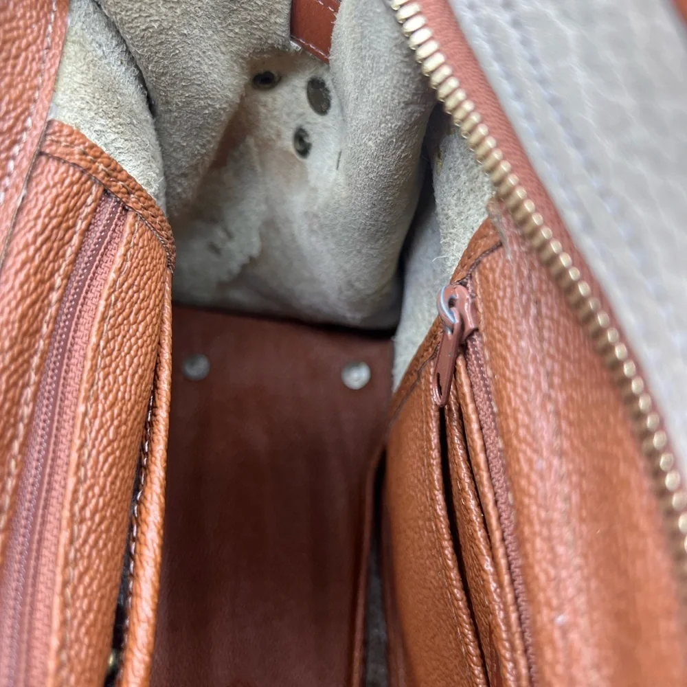 Dooney and Bourke vintage all weather  Leather Handbag